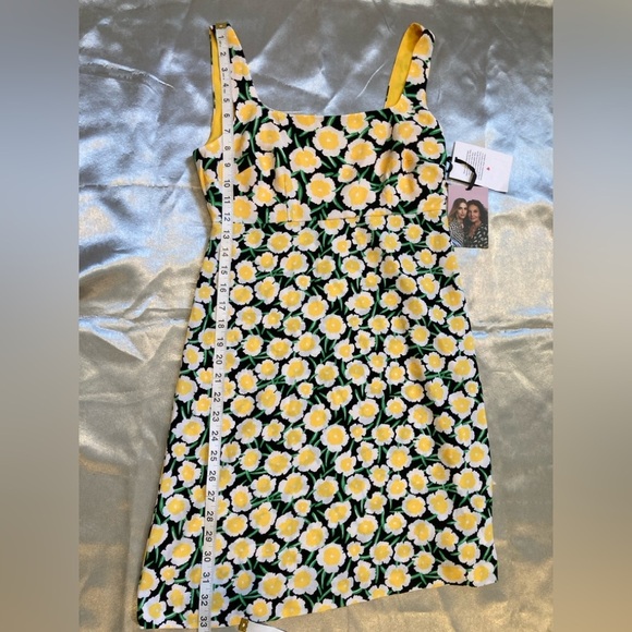 COPY - Diane Von Furstenberg Floral Mini Shift Dress Size 2 - Picture 10 of 11